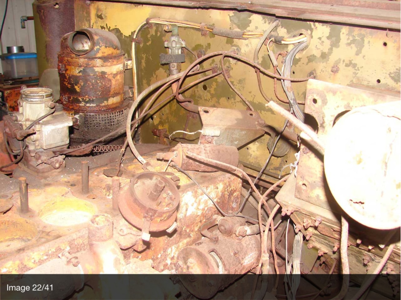Halftrack engine top view carburetor getting started