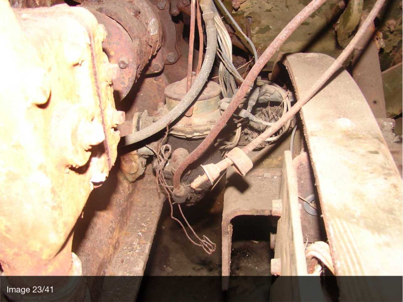 Halftrack engine fuel pump and linkage detail